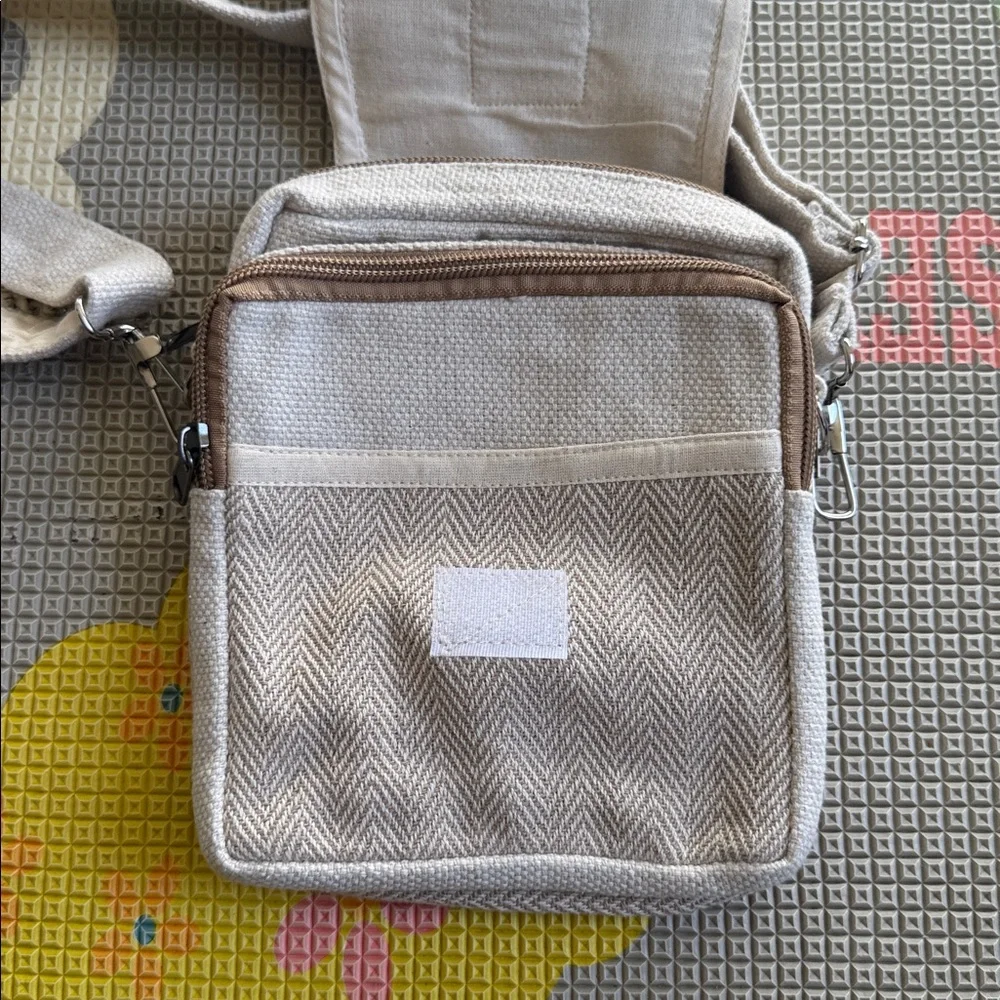 NWOT Himalayan Beige Crossbody Bag